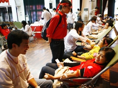 Giao lưu trực tuyến với người nổi tiếng về hiến máu tình nguyện