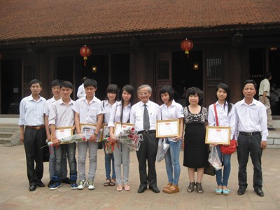 Lễ tuyên dương và trao thưởng cho 211 em đoạt giải học sinh giỏi môn lịch Sử cấp quốc gia được tổ chức ngày 14-4 tại Văn Miếu - Quốc Tử Giám Ảnh: Q.H