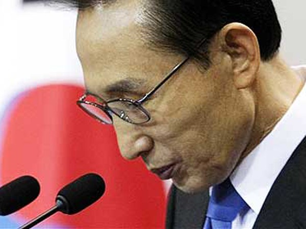 Tổng thống Hàn Quốc xin lỗi quốc dân vì anh tham nhũng