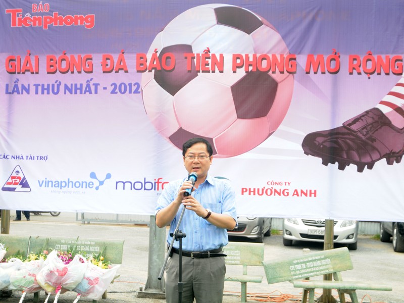 Khai mạc giải bóng đá báo Tiền Phong 2012