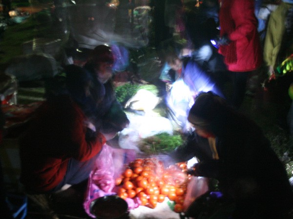 Chợ đêm Tết ở Bắc Giang