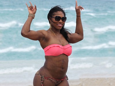 'Vũ điệu' bikini của Serena Williams