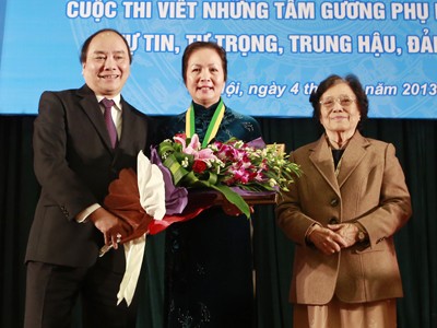 PGS.TS Bạch Khánh Hòa đoạt giải thưởng Kovalevskaia 2012