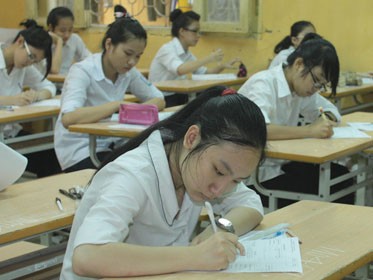 Đề văn lớp 10 tại Hà Nội gây tranh cãi