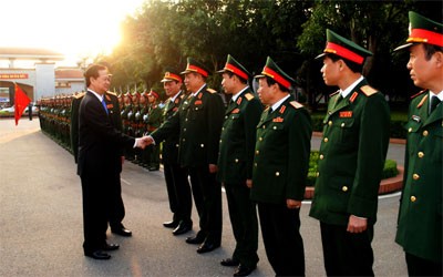 Thủ tướng Nguyễn Tấn Dũng thăm, làm việc tại Quân khu 4 và Nghệ An