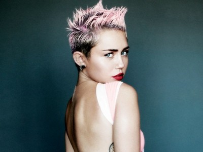Miley Cyrus bất ngờ tuyên bố hủy hôn với chồng sắp cưới