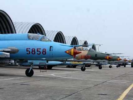 ‘Đôi cánh ma thuật’ Su-22 bảo vệ Trường Sa