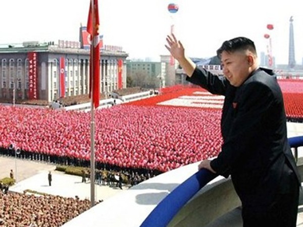 Nhà lãnh đạo Kim Jong Un tại kỷ niệm ngày sinh nhà lãnh đạo quá cố Kim Jong Il vào ngày 15-4 vừa qua ở Bình Nhưỡng - Ảnh: AP.