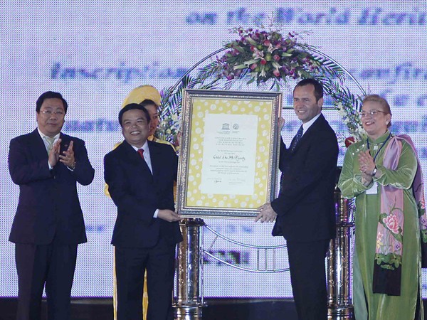 Lễ trao bằng công nhận di sản văn hóa thế giới Thành Nhà Hồ tại Thanh Hóa Ảnh: TTXVN