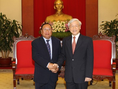 Tổng Bí thư Nguyễn Phú Trọng tiếp Đoàn đại biểu Lào