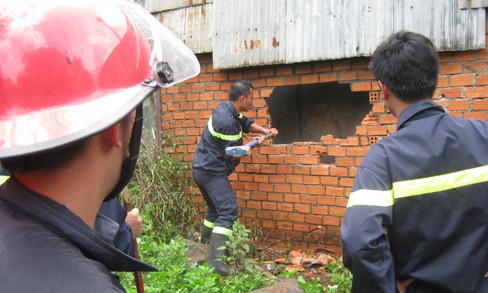 Cháy dữ dội xưởng gỗ ở Đắk Lắk