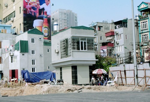 Nhà 4 mặt tiền ở đường Xã Đàn - Hoàng Cầu trước ngày thông xe