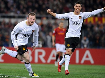 Việc Ronaldo ra đi mà không có sự thay thế xứng đáng, buộc Rooney phải cân nhắc tương lai của mình tại sân Old Trafford