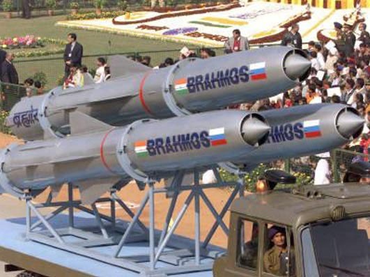 Ấn Độ phóng thành công tên lửa siêu thanh BrahMos phiên bản phóng trên tàu ngầm
