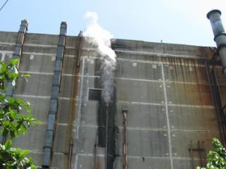 Mùi thuốc lá từ nhà máy có độc như khói thuốc?