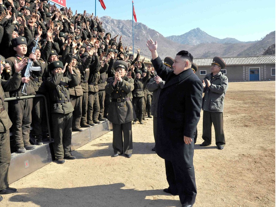 Lãnh đạo Kim Jong Un thị sát một đơn vị quân đội hôm 11/3/2013