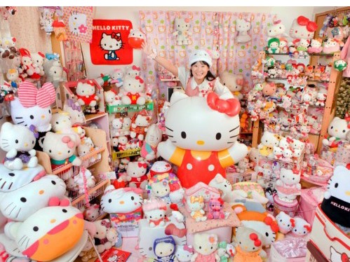 Bộ sưu tập mèo Hello Kitty lớn nhất thế giới
