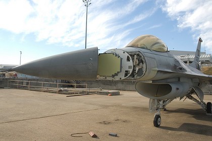 Lần đầu lắp ra-đa AESA cho chiến đấu cơ F-16