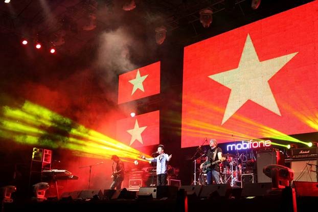 Đại diện Rock Việt cùng Andromeda tỏa sáng trên sân khấu RockStorm 2013