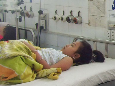 Nhiều trẻ mắc tay chân miệng đang được điều trị tại Bệnh viện Nhi Đồng 1, TP HCM Ảnh: L.N