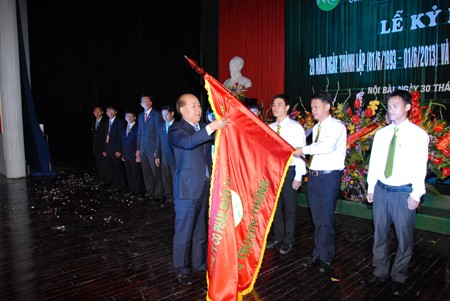 Công ty CP Xuất ăn Hàng không Nội Bài đón nhận Huân chương lao động