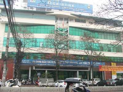Văn phòng giao dịch của Ngân hàng Nông nghiệp tại số 4 Phạm Ngọc Thạch (Hà Nội) xây dựng trái phép trên đất thuê nhà nước Ảnh: Minh Tuấn