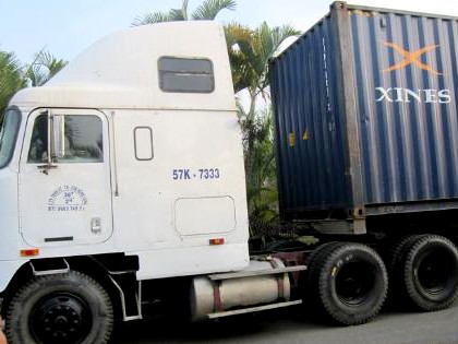 Chiếc xe container và lô hàng trị giá tiền tỷ được các “hiệp sỹ” Bình Dương tìm thấy