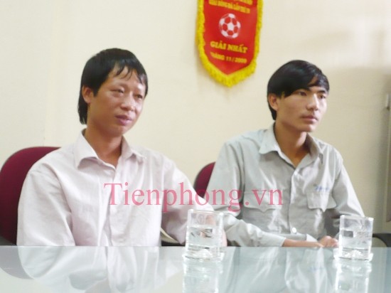 Tài xế xe buýt 34 Đỗ Hữu Long (trái) và phụ xe Nguyễn Chí Thanh (phải) .