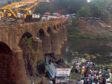 Một vụ tai nạn xe bus xảy ra đầu năm nay ở Ấn Độ