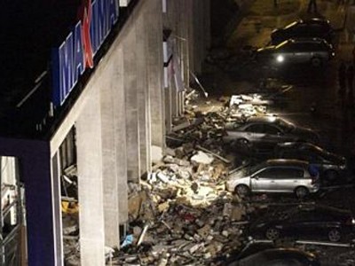 Sập mái siêu thị tại thủ đô của Latvia, 6 người chết