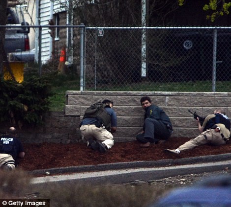 24 giờ nghẹt thở truy bắt nghi phạm đánh bom Boston