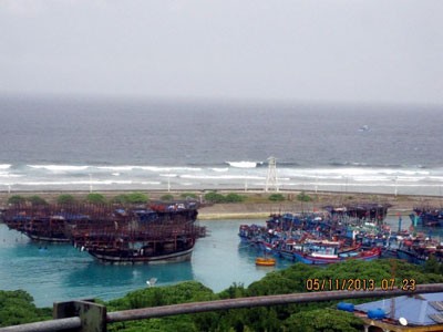67 tàu cá vào tránh bão ở đảo Song Tử Tây