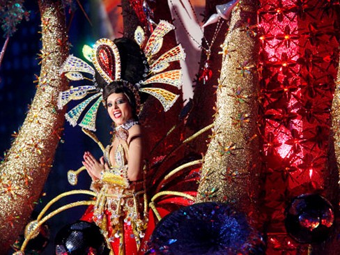 Người đẹp Tây Ban Nha lộng lẫy tại lễ hội Carnival