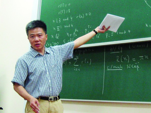 GS Ngô Bảo Châu bắt đầu giảng bài tại Viện Toán