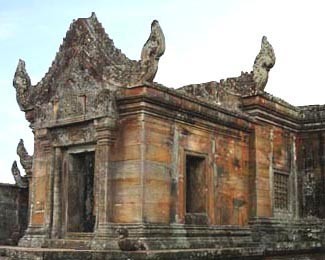 Campuchia nói đạn Thái làm hỏng đền Preah Vihear