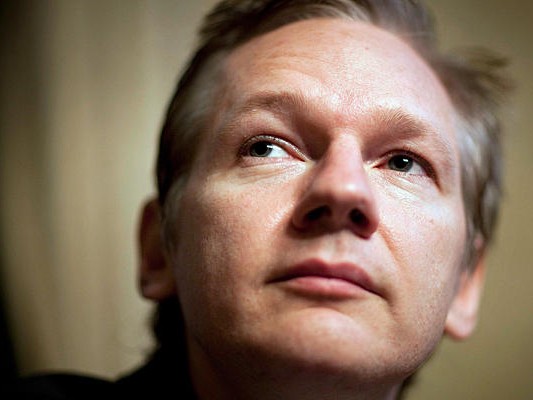 Chủ bút WikiLeaks nhận giải thưởng hòa bình