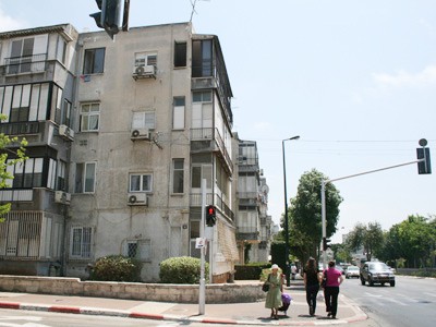 Một khu nhà bình dân ở Tel Aviv. Ảnh: K.H