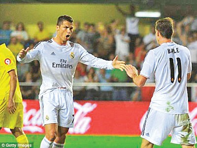 Ronaldo hưởng lương gấp đôi Bale