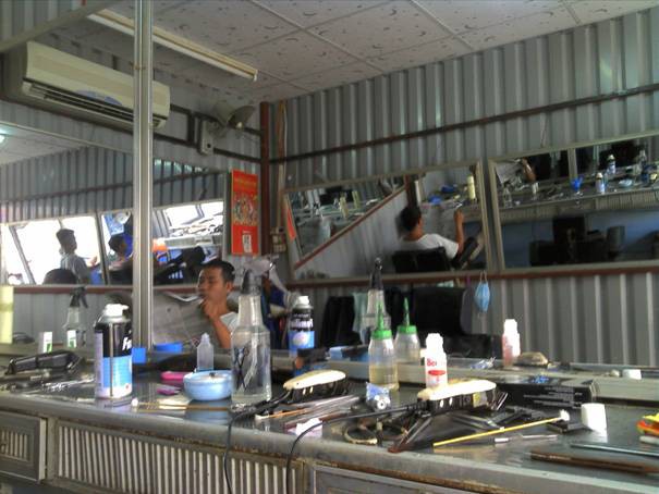 Tiệm hớt tóc Ngọc Quí trên đường Phan Đình Phùng, Phường 7, TP Trà Vinh