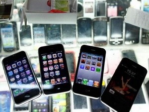 iPhone 5 nhái trên thị trường Trung Quốc. (Nguồn: Hà Ngọc/Vietnam+)