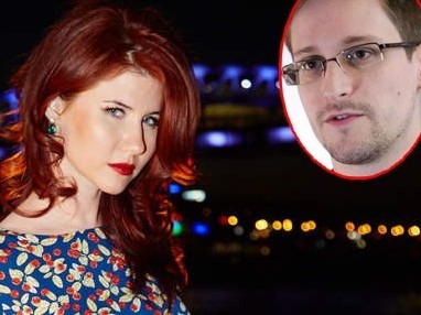 Nữ điệp viên Nga xinh đẹp cầu hôn Snowden