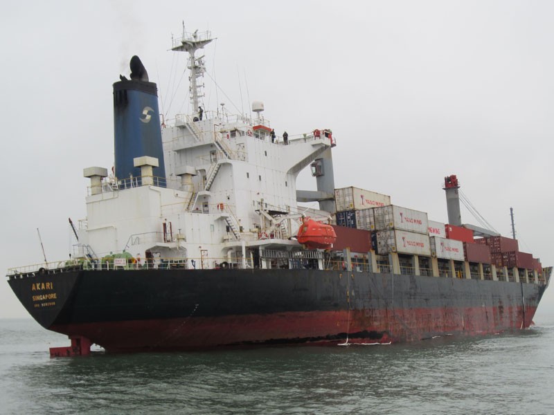 Giải cứu tàu hơn 17 nghìn tấn mắc cạn