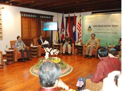 Quang cảnh Hội nghị hẹp Ngoại trưởng ASEAN tại Indonesia Ảnh: www.deplu.go.id