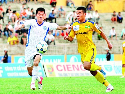 Công Vinh - Gánh nặng của CLB bóng đá Hà Nội