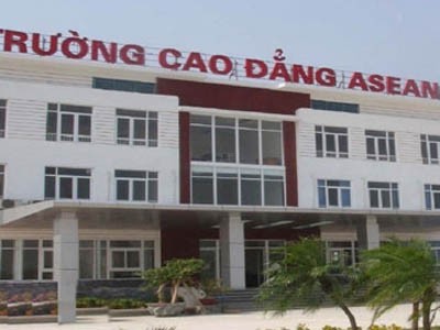 Bị dừng tuyển sinh, trường kiện Bộ Giáo dục ra tòa