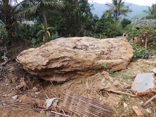 Hiện trường sạt lở đá tại xã Phú Nghiêm, huyện miền núi cao Quan Hóa (Thanh Hóa)