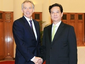 Thủ tướng Nguyễn Tấn Dũng tiếp nguyên Thủ tướng Anh Tony Blair tháng 3/2013