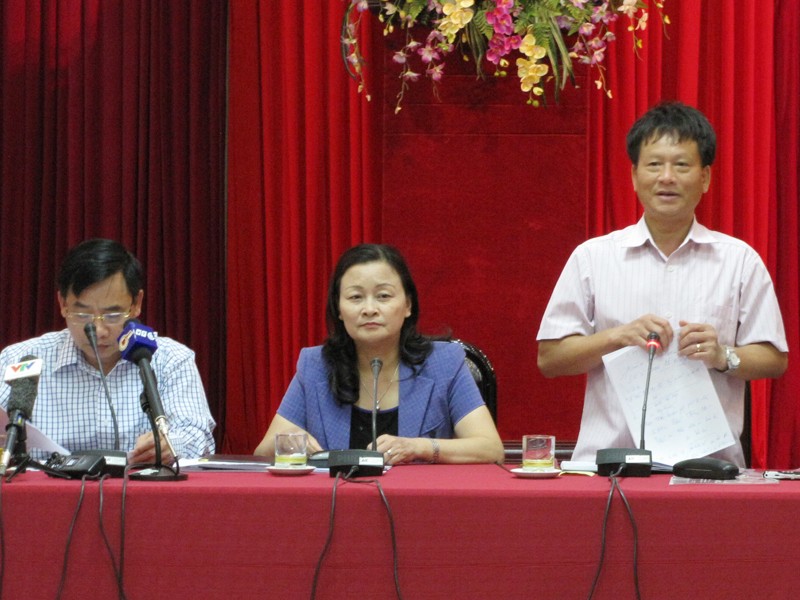 Lãnh đạo Sở Y tế Hà Nội trả lời báo chí ngày 24-7. Ảnh: Tuấn Nguyễn