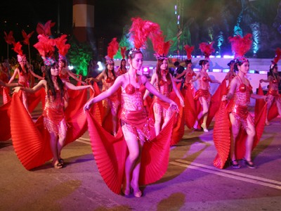 Lễ hội Carnaval thu hút hàng vạn du khách trong và ngoài nước