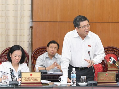 Chủ nhiệm UB Kinh tế của Quốc hội Nguyễn Văn Giàu nói, cần làm rõ điều kiện để thực thi việc lấy phiếu tín nhiệm Ảnh: TTXVN
